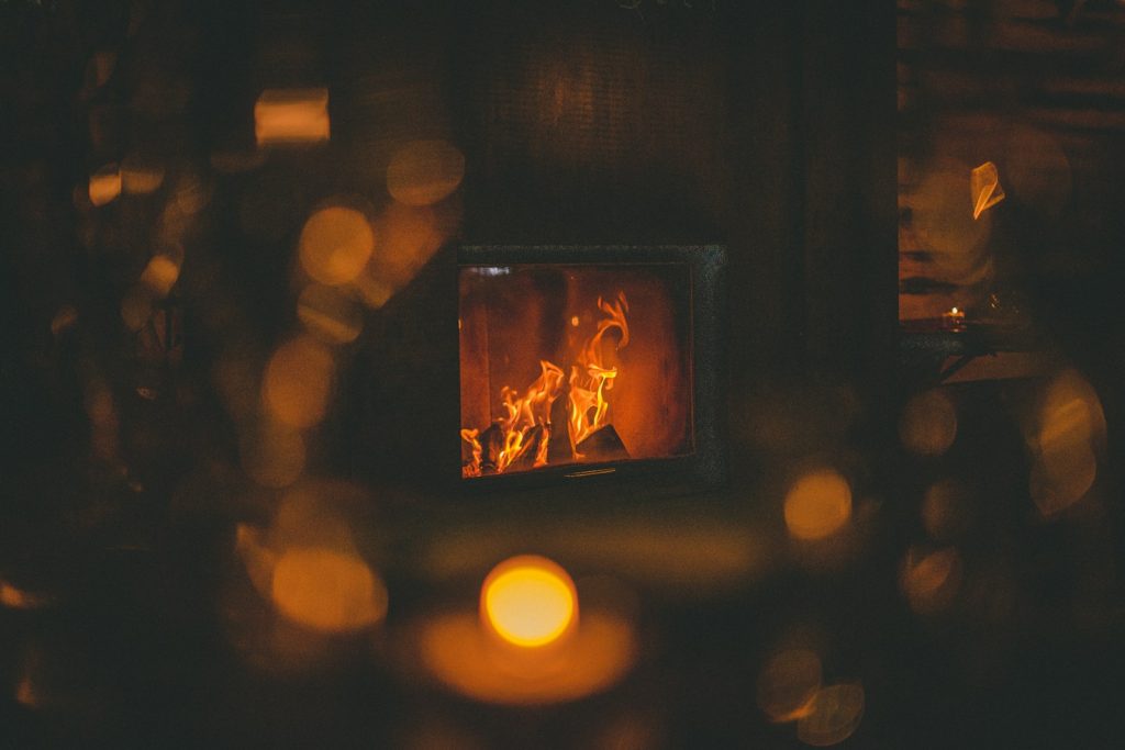 Огонь в печи, мерцание